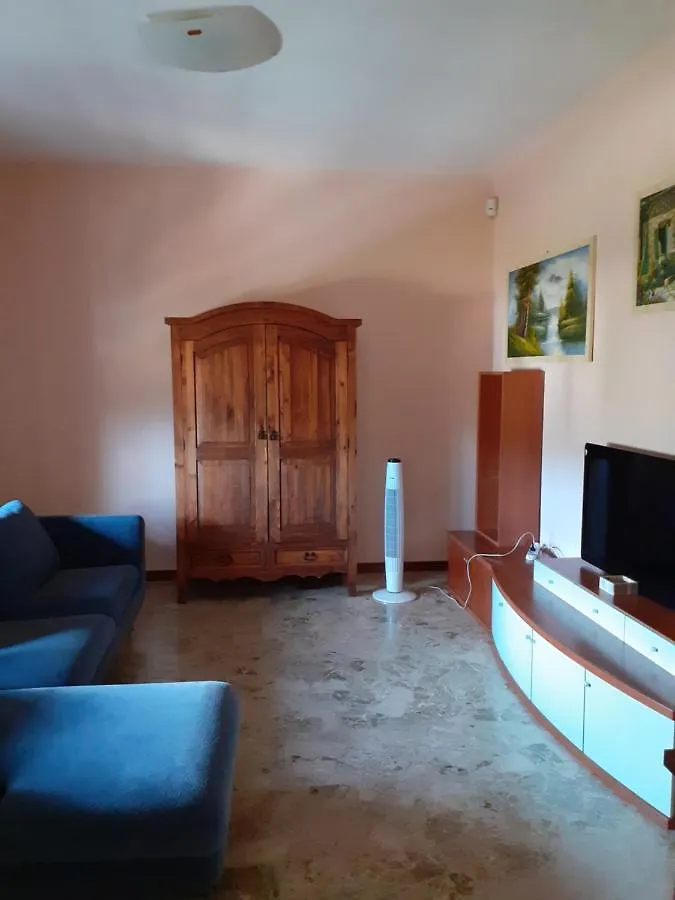 בית נופש הוילה למפורקיו Olivia House